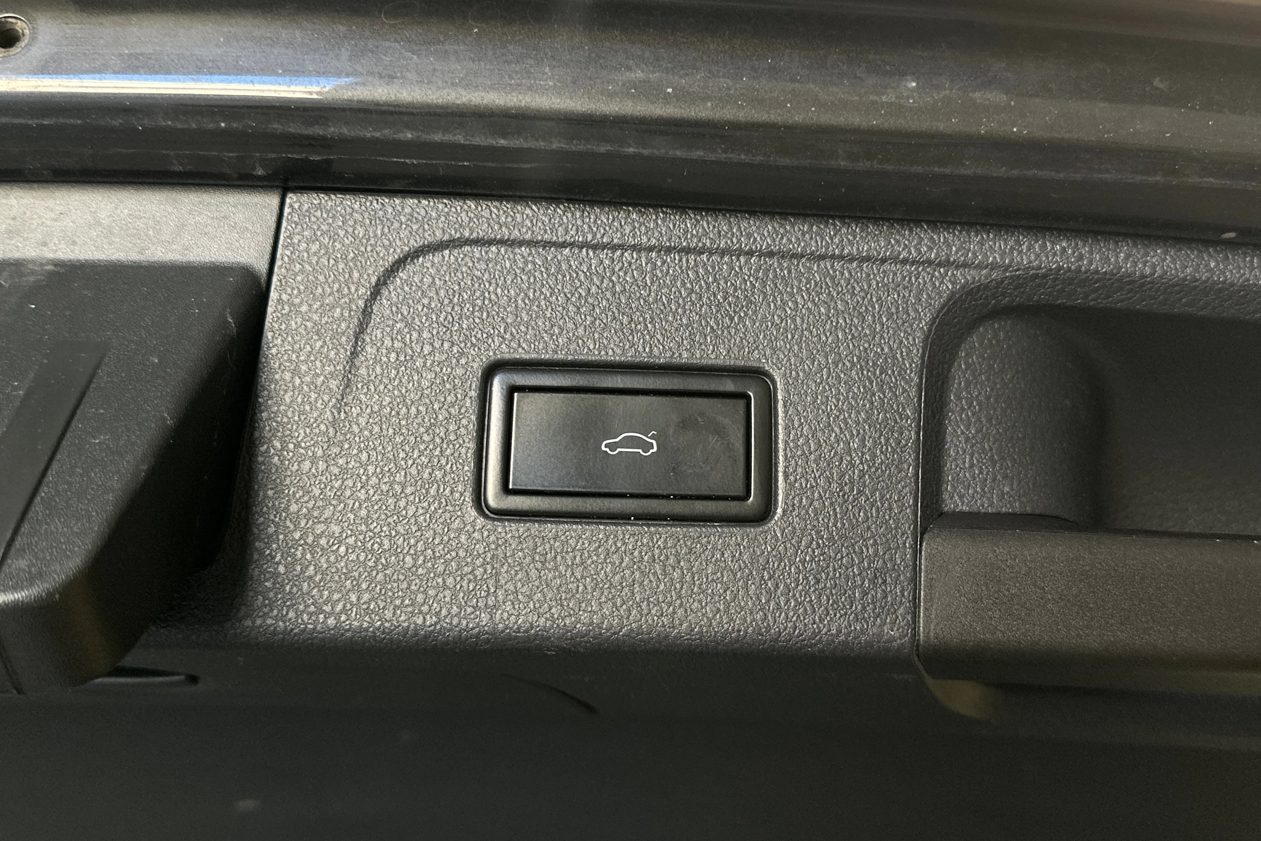 harmaa Volkswagen Passat 2018 kuva 7.