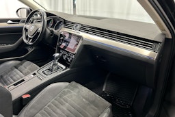 harmaa Volkswagen Passat 2018 kuva 11.