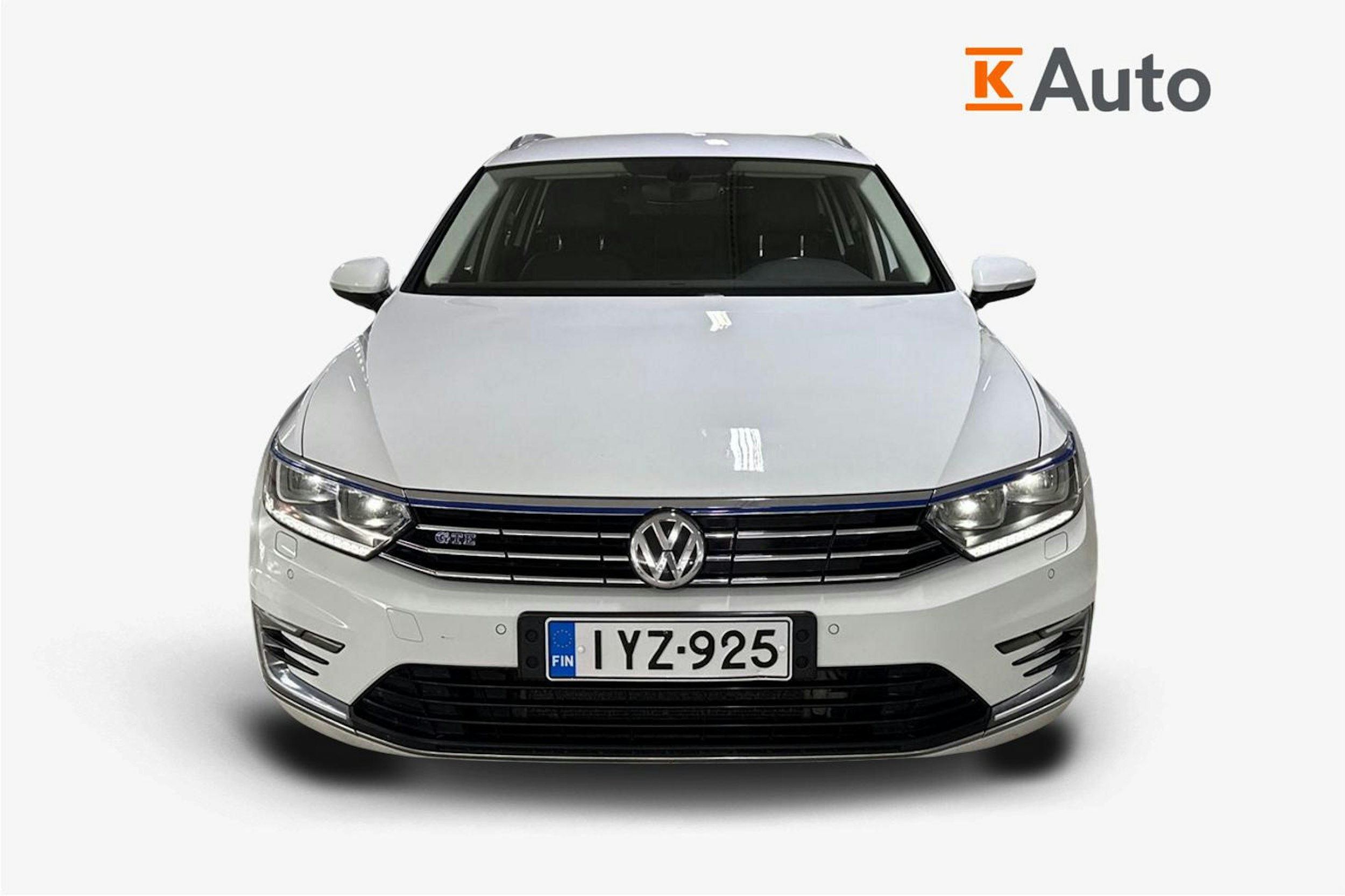 valkoinen Volkswagen Passat 2017 kuva 4.