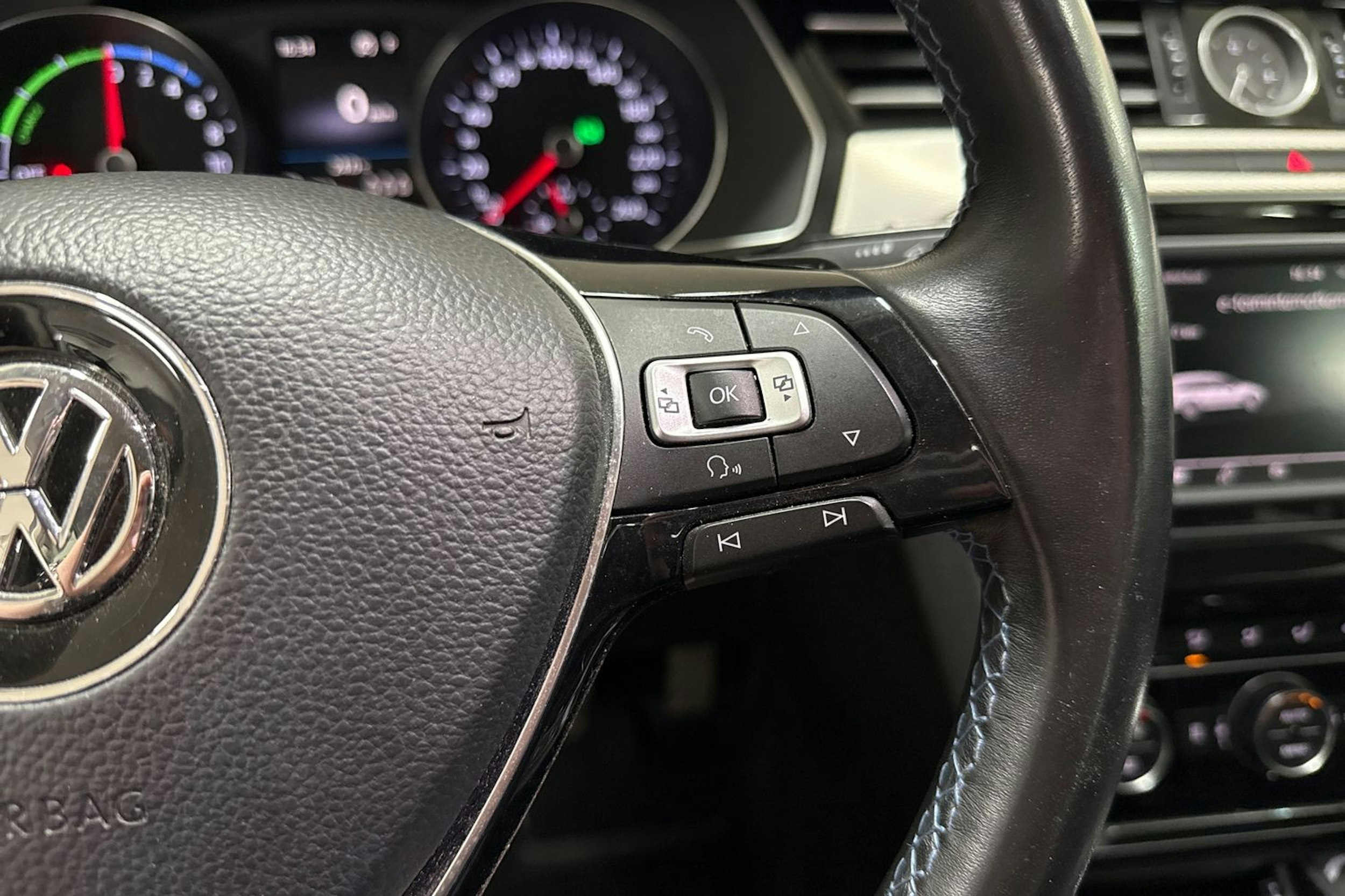 valkoinen Volkswagen Passat 2017 kuva 16.