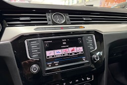 valkoinen Volkswagen Passat 2017 kuva 18.