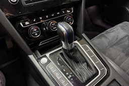 valkoinen Volkswagen Passat 2017 kuva 21.