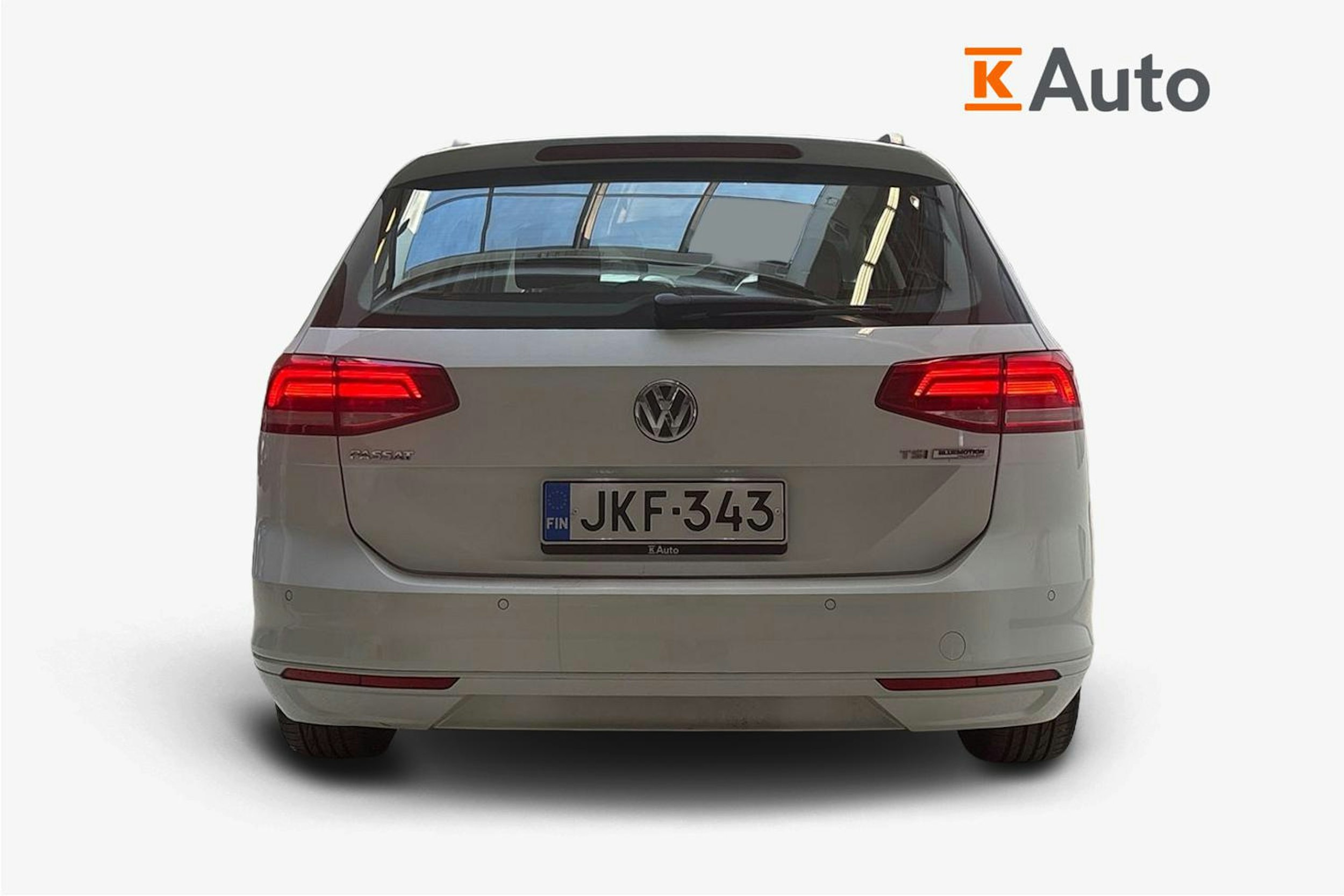 valkoinen Volkswagen Passat 2017 kuva 3.
