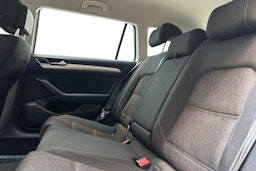 valkoinen Volkswagen Passat 2017 kuva 10.
