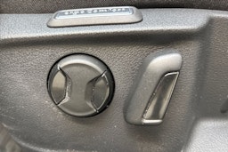 valkoinen Volkswagen Passat 2017 kuva 18.