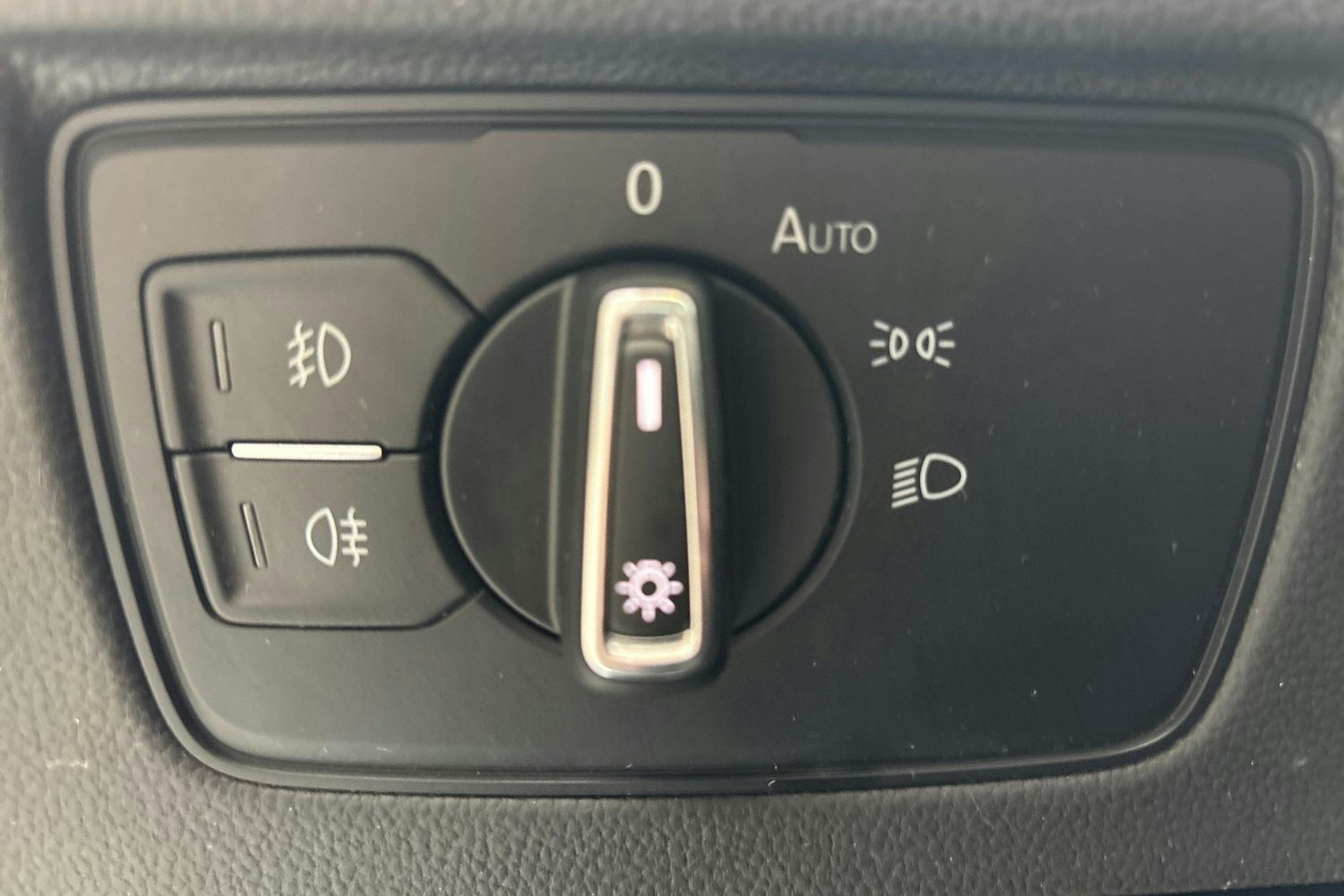 valkoinen Volkswagen Passat 2017 kuva 19.