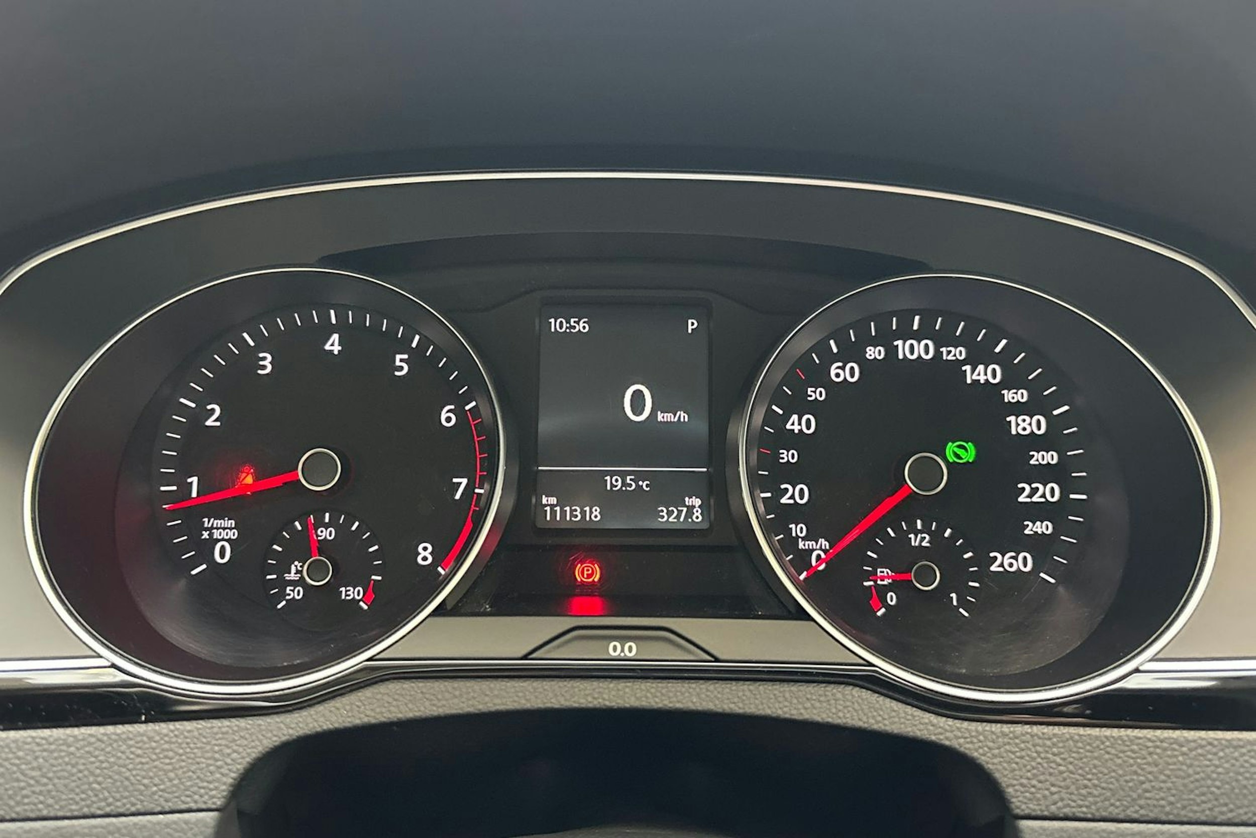 valkoinen Volkswagen Passat 2017 kuva 21.