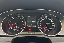 valkoinen Volkswagen Passat 2017 kuva 21.