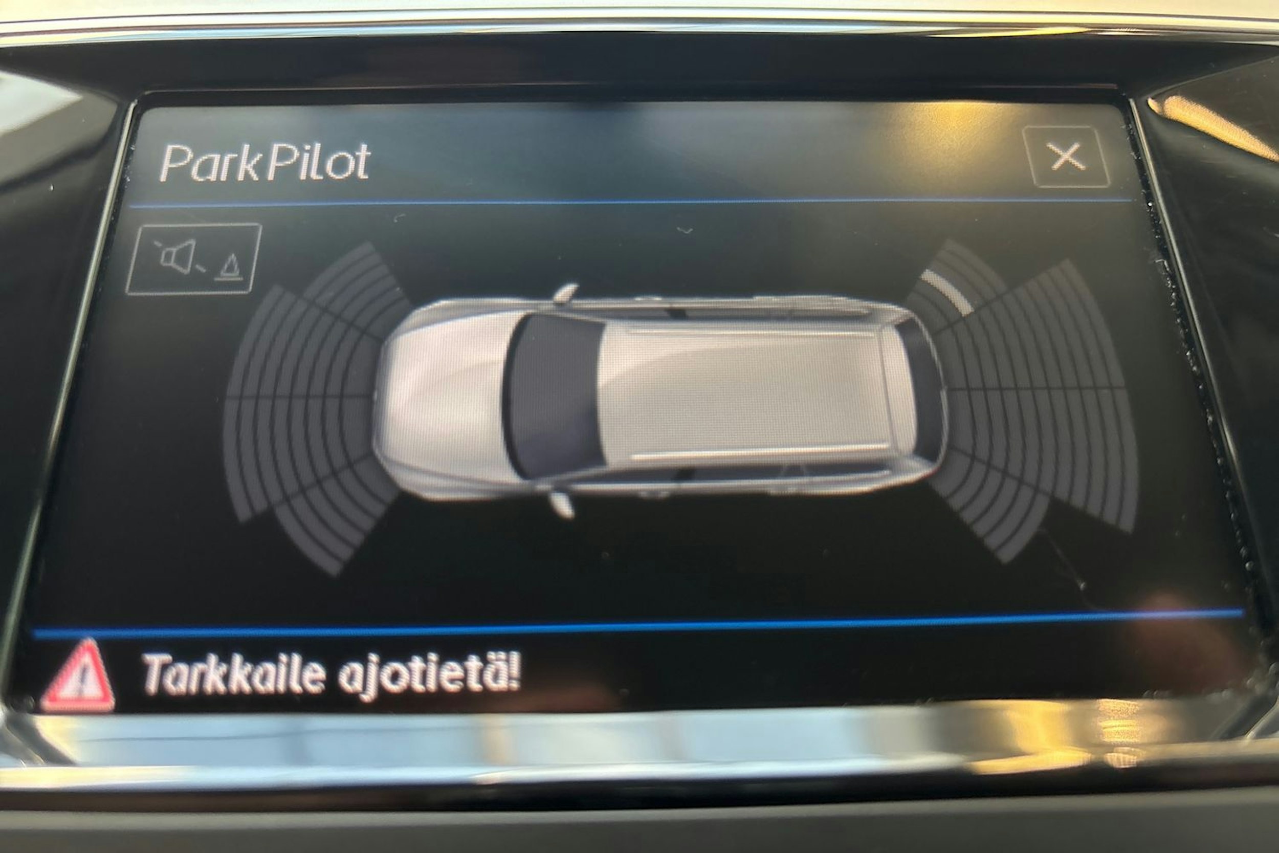 valkoinen Volkswagen Passat 2017 kuva 25.