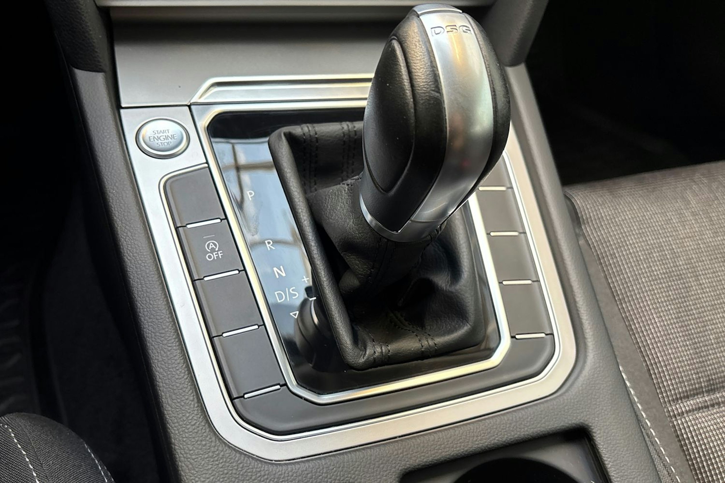 valkoinen Volkswagen Passat 2017 kuva 26.
