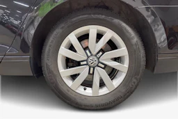 musta Volkswagen Passat 2018 kuva 9.