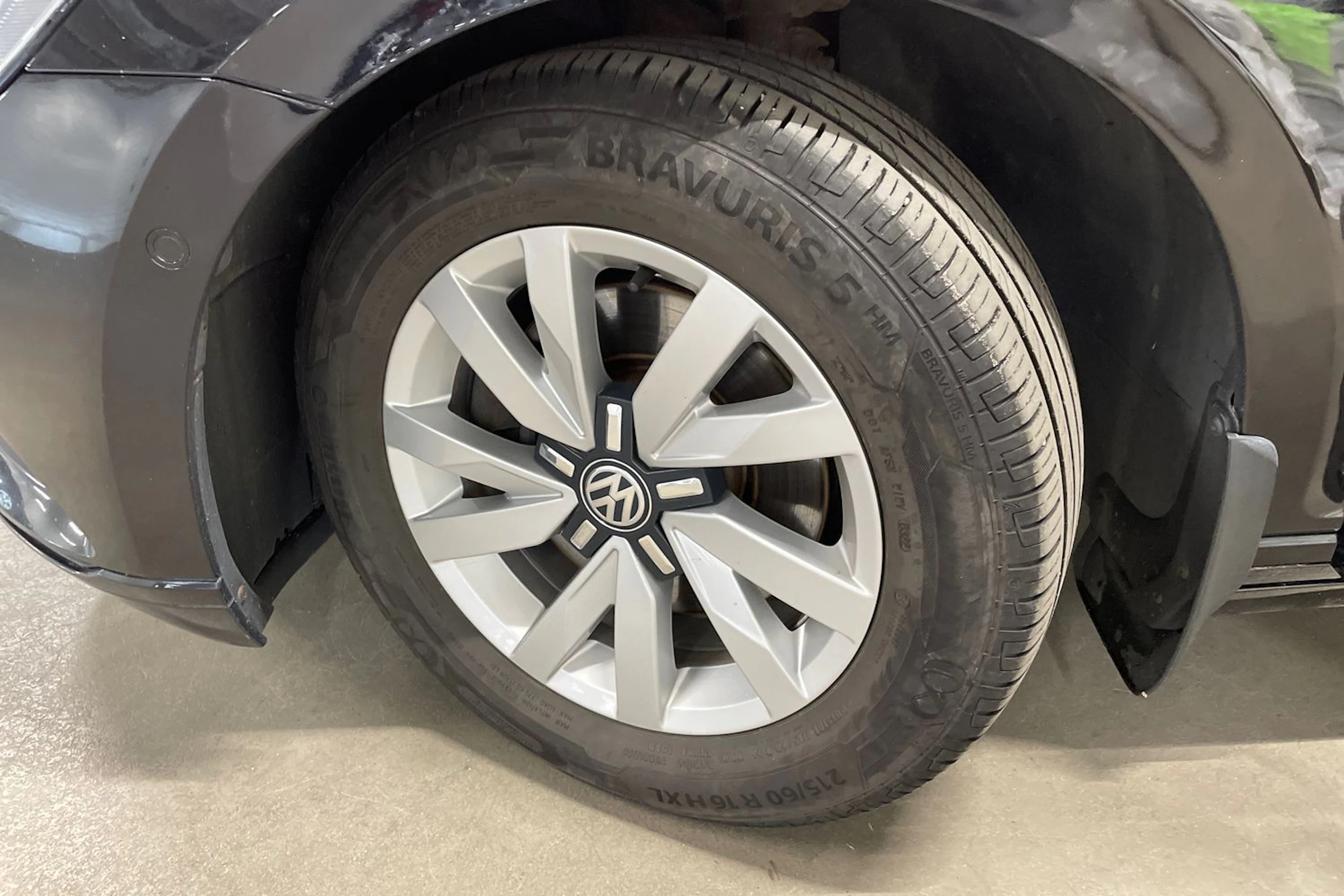 musta Volkswagen Passat 2018 kuva 10.