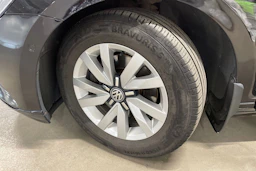 musta Volkswagen Passat 2018 kuva 10.