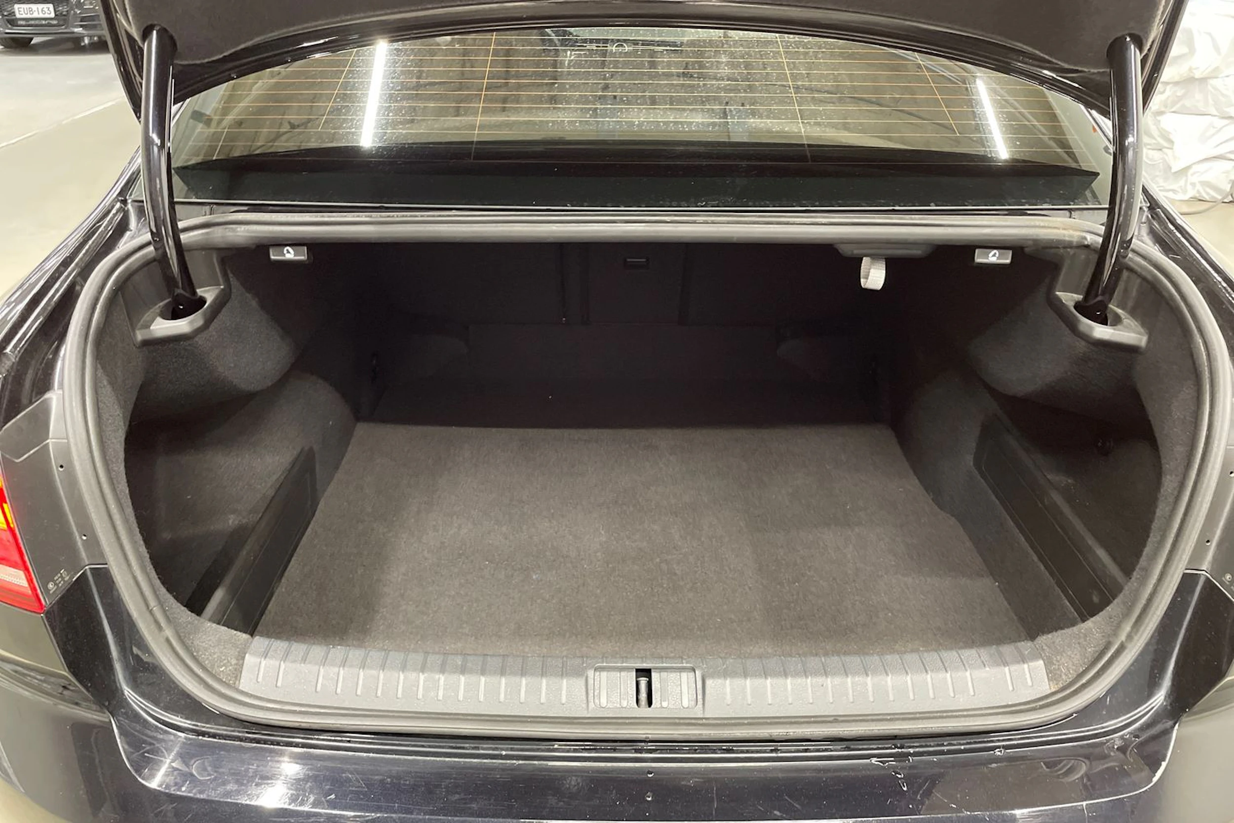 musta Volkswagen Passat 2018 kuva 12.
