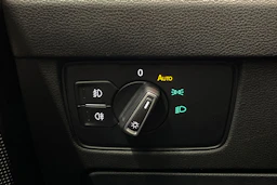 musta Volkswagen Passat 2018 kuva 19.