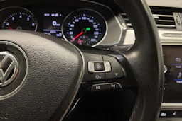 musta Volkswagen Passat 2018 kuva 21.