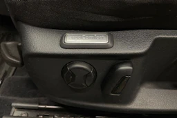 musta Volkswagen Passat 2018 kuva 23.