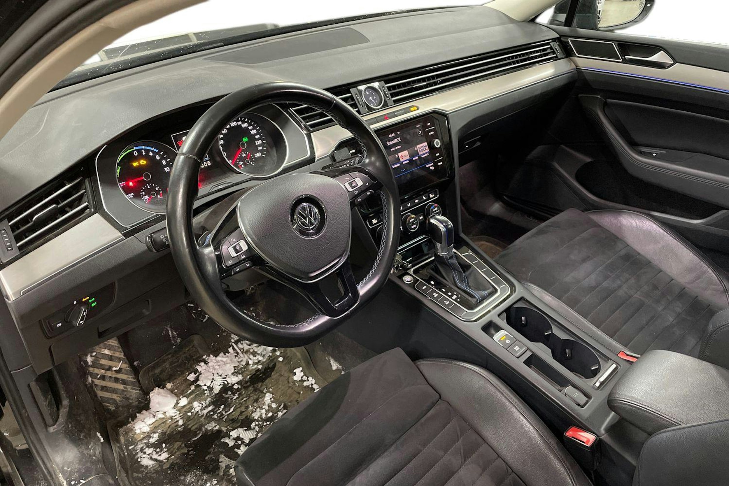 Musta Volkswagen PASSAT 2017 kuva 3.