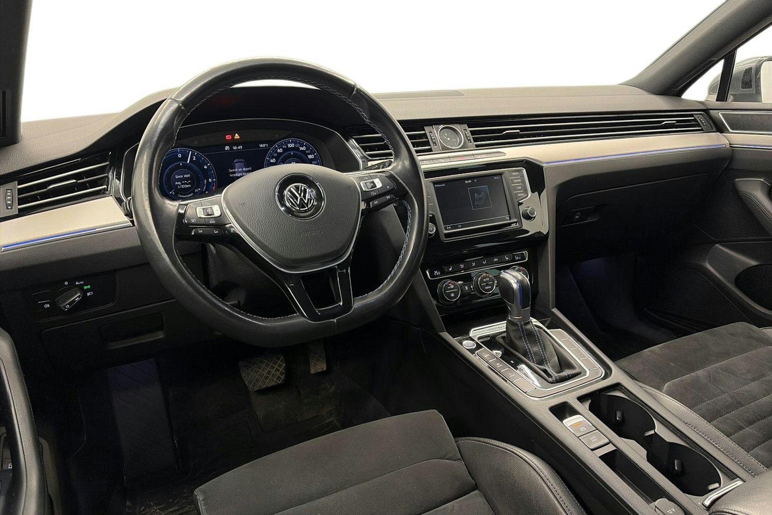 harmaa Volkswagen Passat 2017 kuva 7.