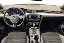 harmaa Volkswagen Passat 2017 kuva 9.