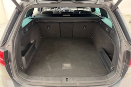 harmaa Volkswagen Passat 2017 kuva 14.