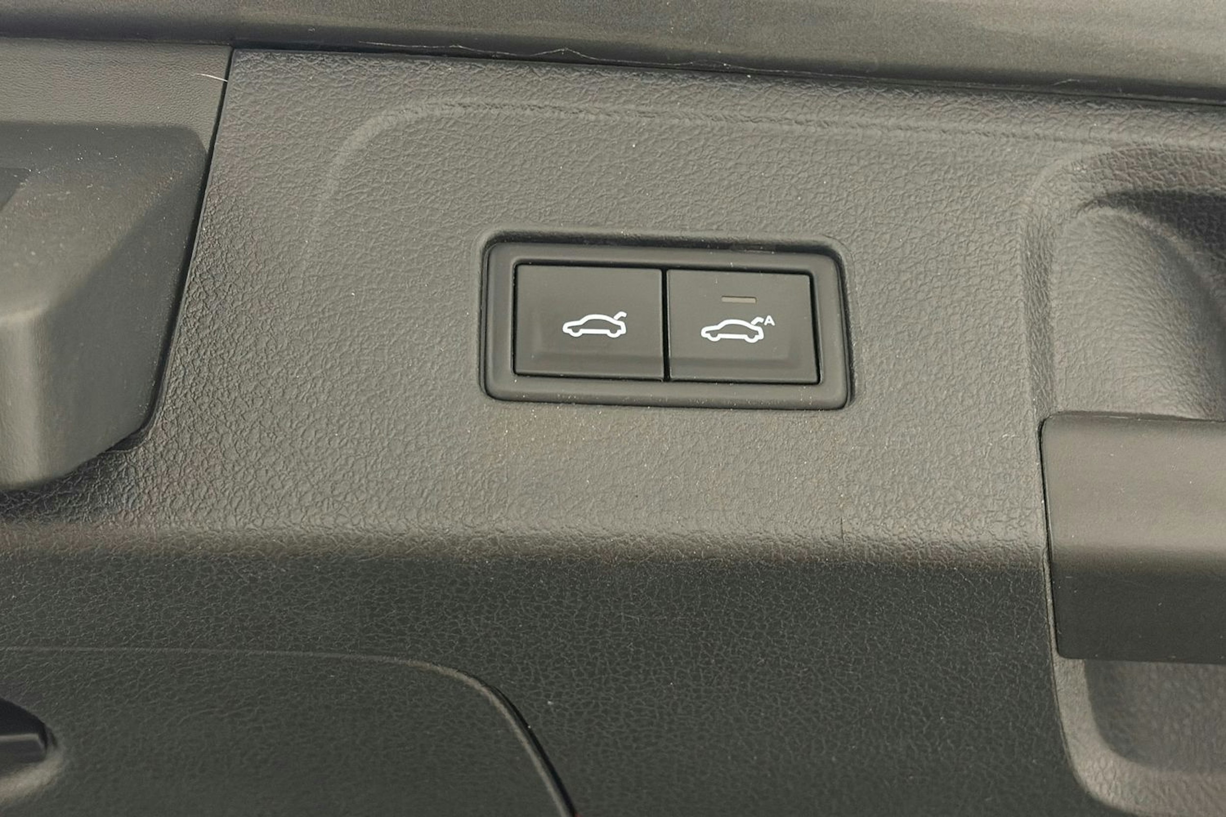 harmaa Volkswagen Passat 2017 kuva 15.