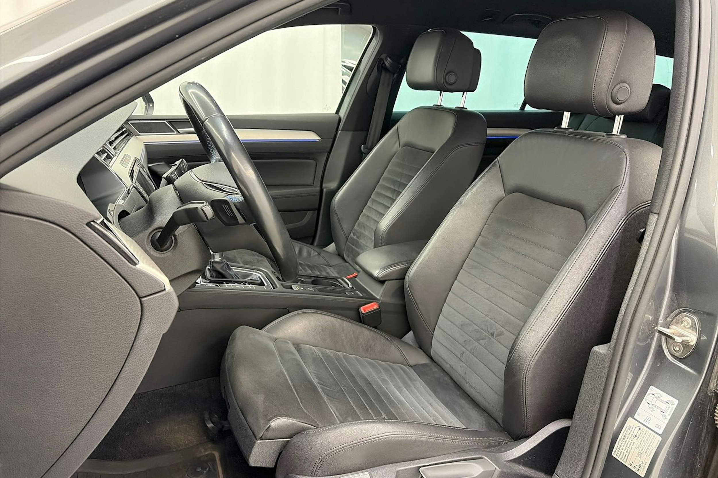 harmaa Volkswagen Passat 2017 kuva 17.