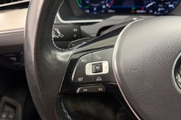 harmaa Volkswagen Passat 2017 kuva 20.