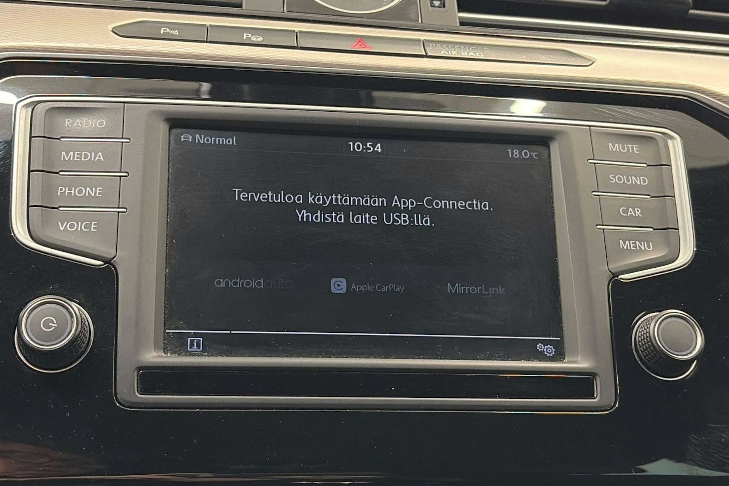 harmaa Volkswagen Passat 2017 kuva 23.