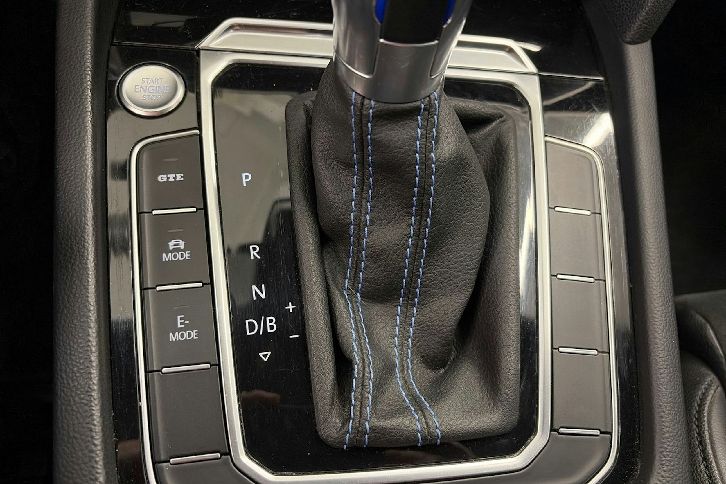 harmaa Volkswagen Passat 2017 kuva 28.