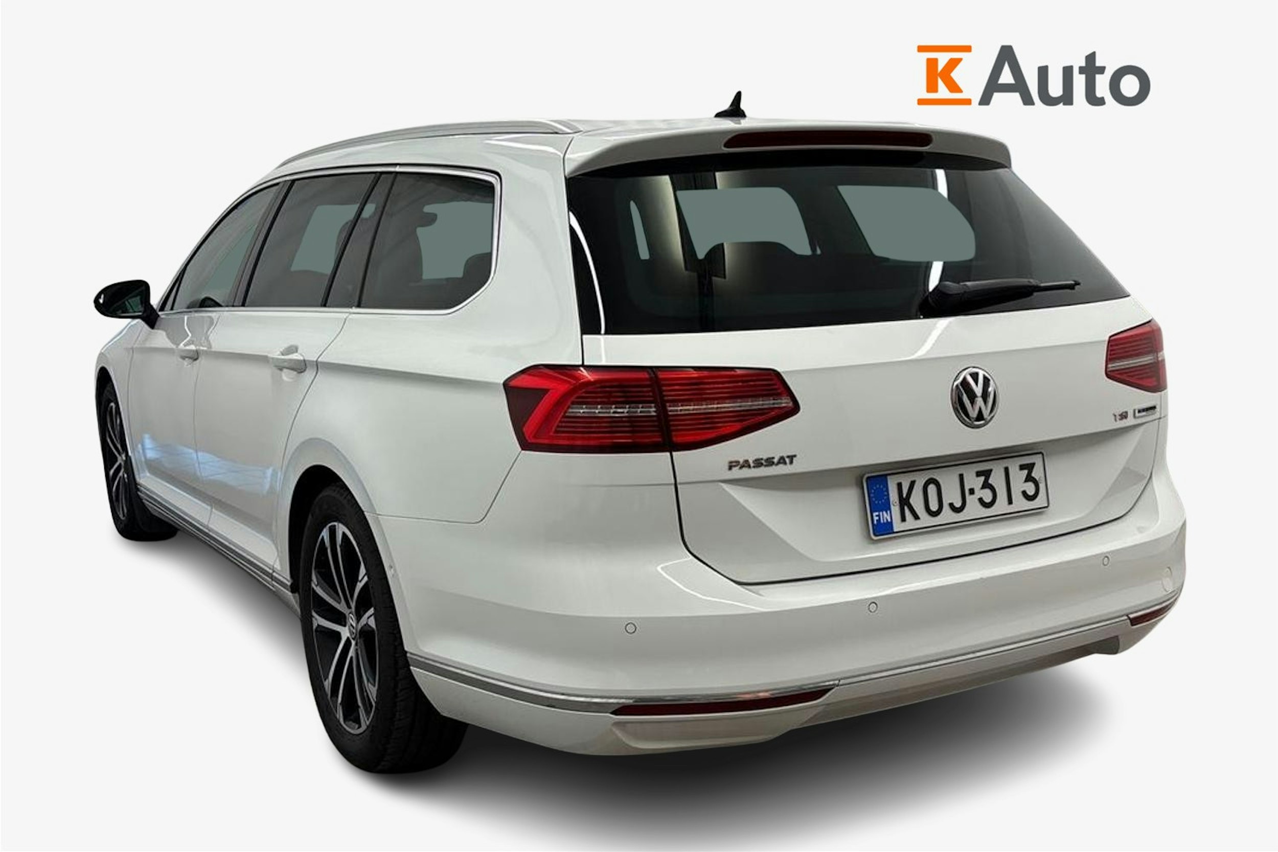 valkoinen Volkswagen Passat 2017 kuva 2.