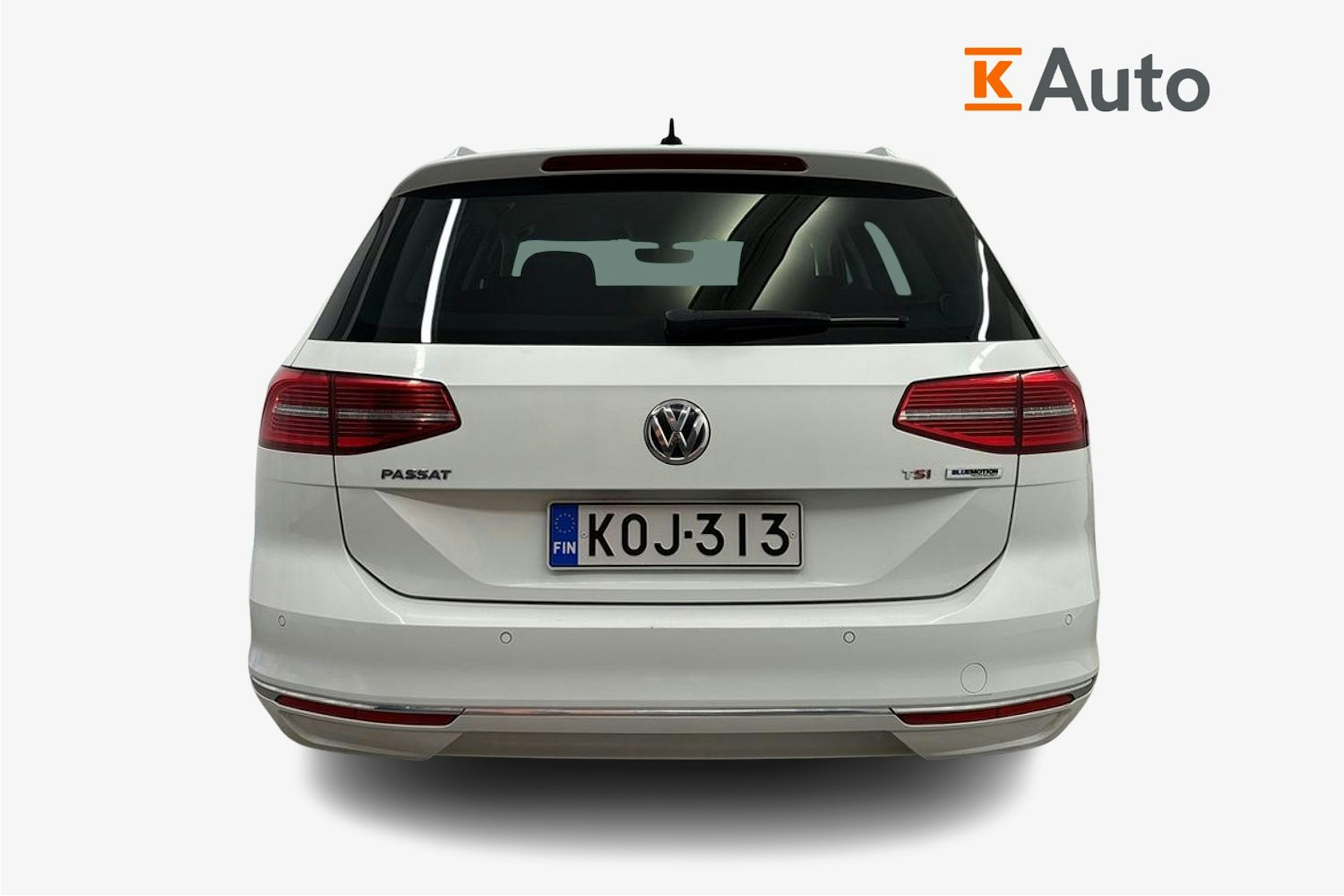 valkoinen Volkswagen Passat 2017 kuva 3.