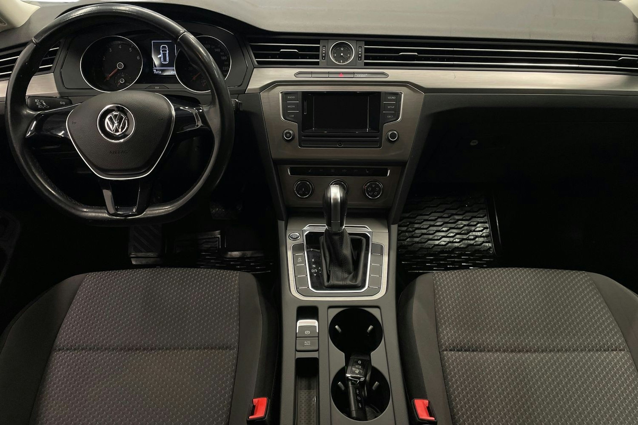 Musta Volkswagen PASSAT 2017 kuva 7.