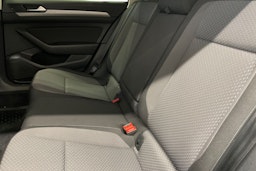 Musta Volkswagen PASSAT 2017 kuva 8.