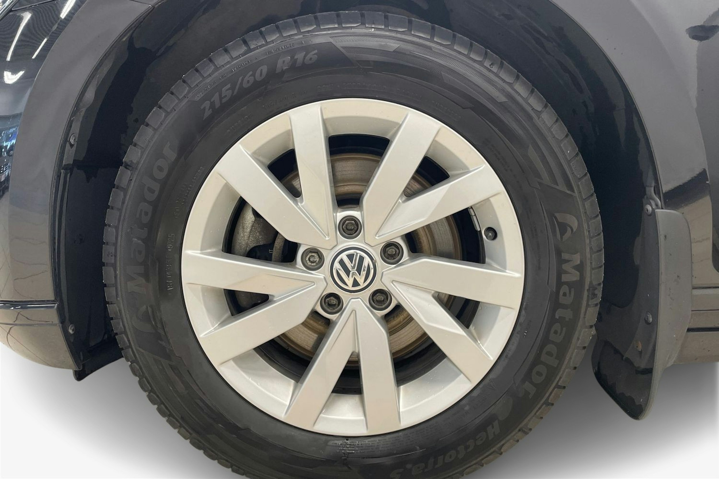 Musta Volkswagen PASSAT 2017 kuva 9.