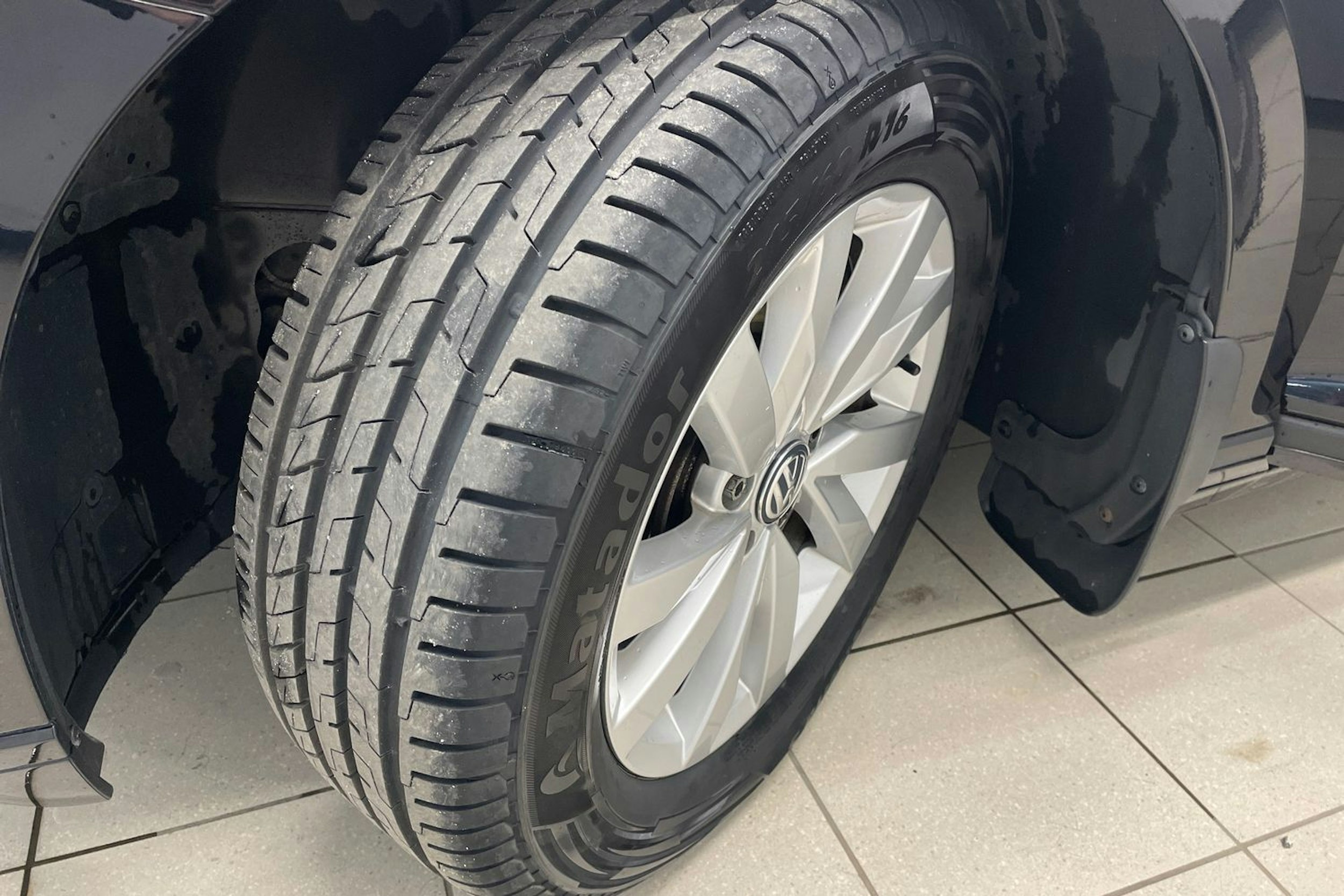 Musta Volkswagen PASSAT 2017 kuva 10.