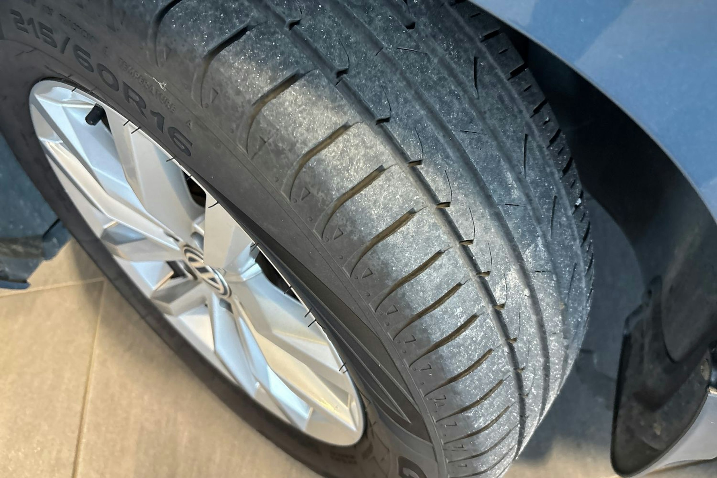 sininen Volkswagen Passat 2017 kuva 13.