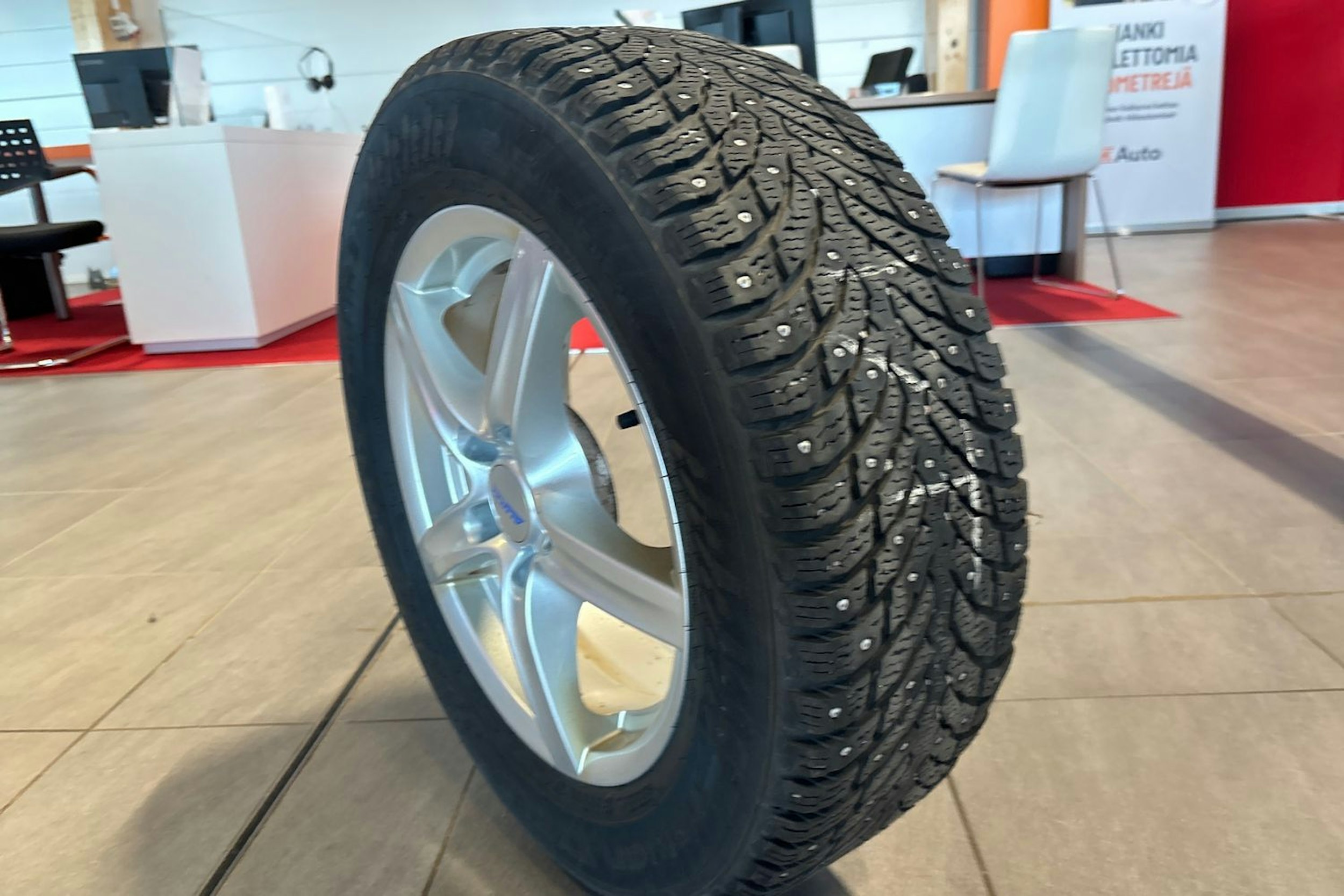 sininen Volkswagen Passat 2017 kuva 14.