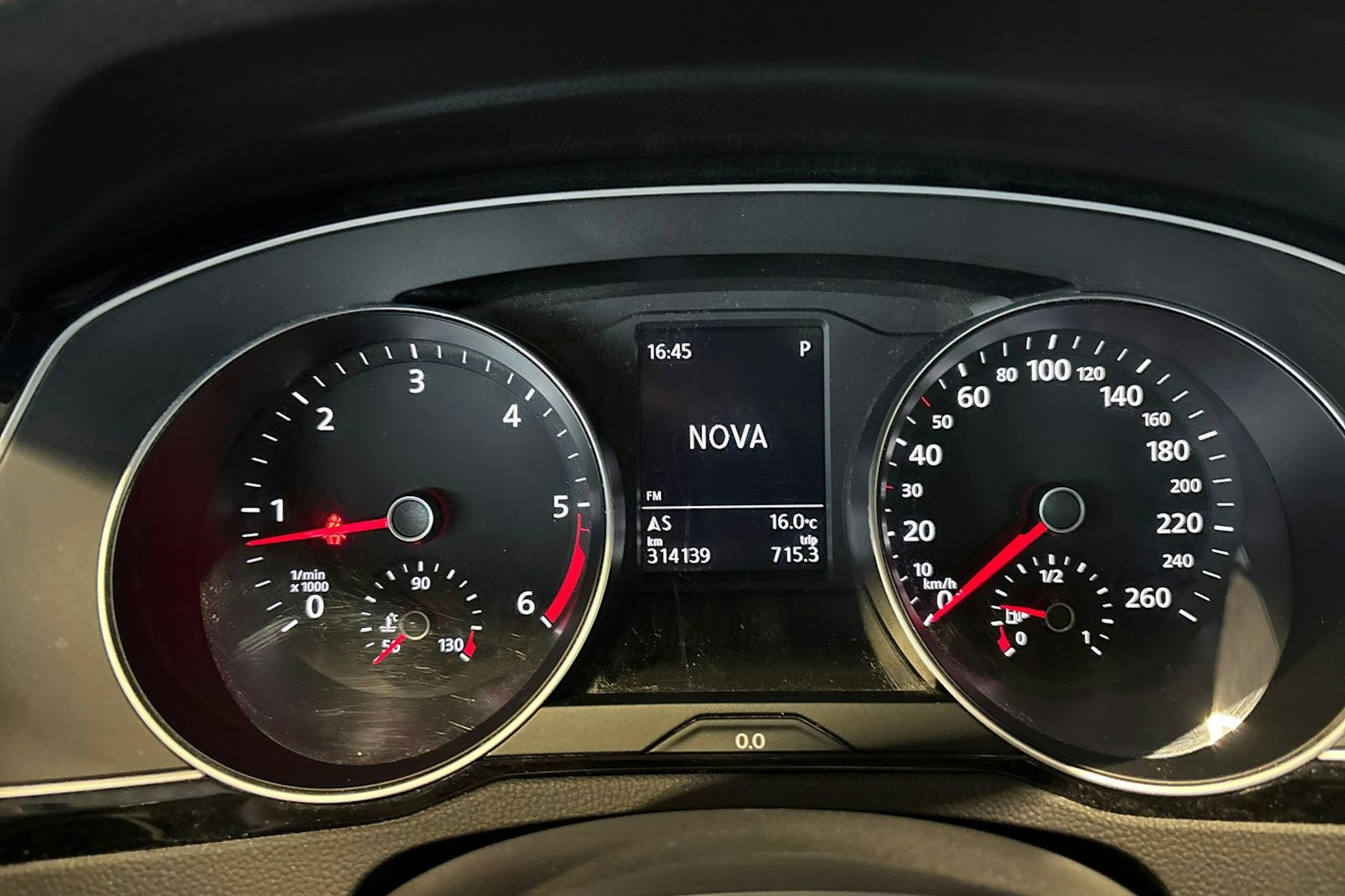 sininen Volkswagen Passat 2017 kuva 19.