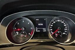 sininen Volkswagen Passat 2017 kuva 19.