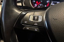 sininen Volkswagen Passat 2017 kuva 23.