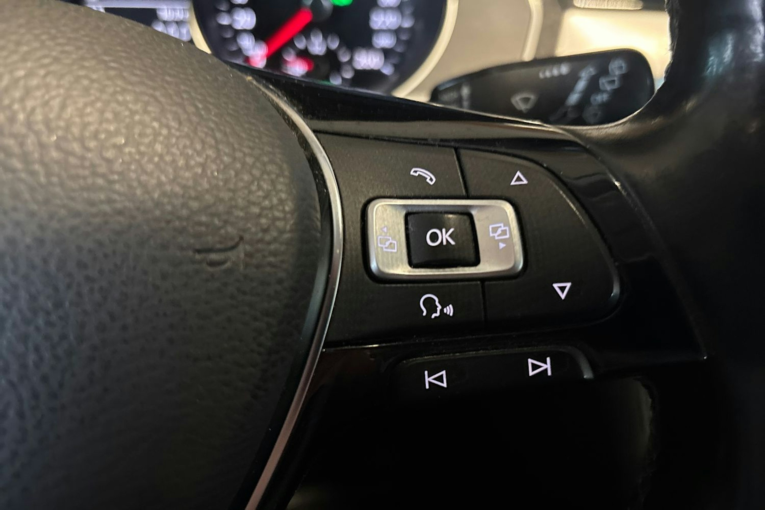 sininen Volkswagen Passat 2017 kuva 24.