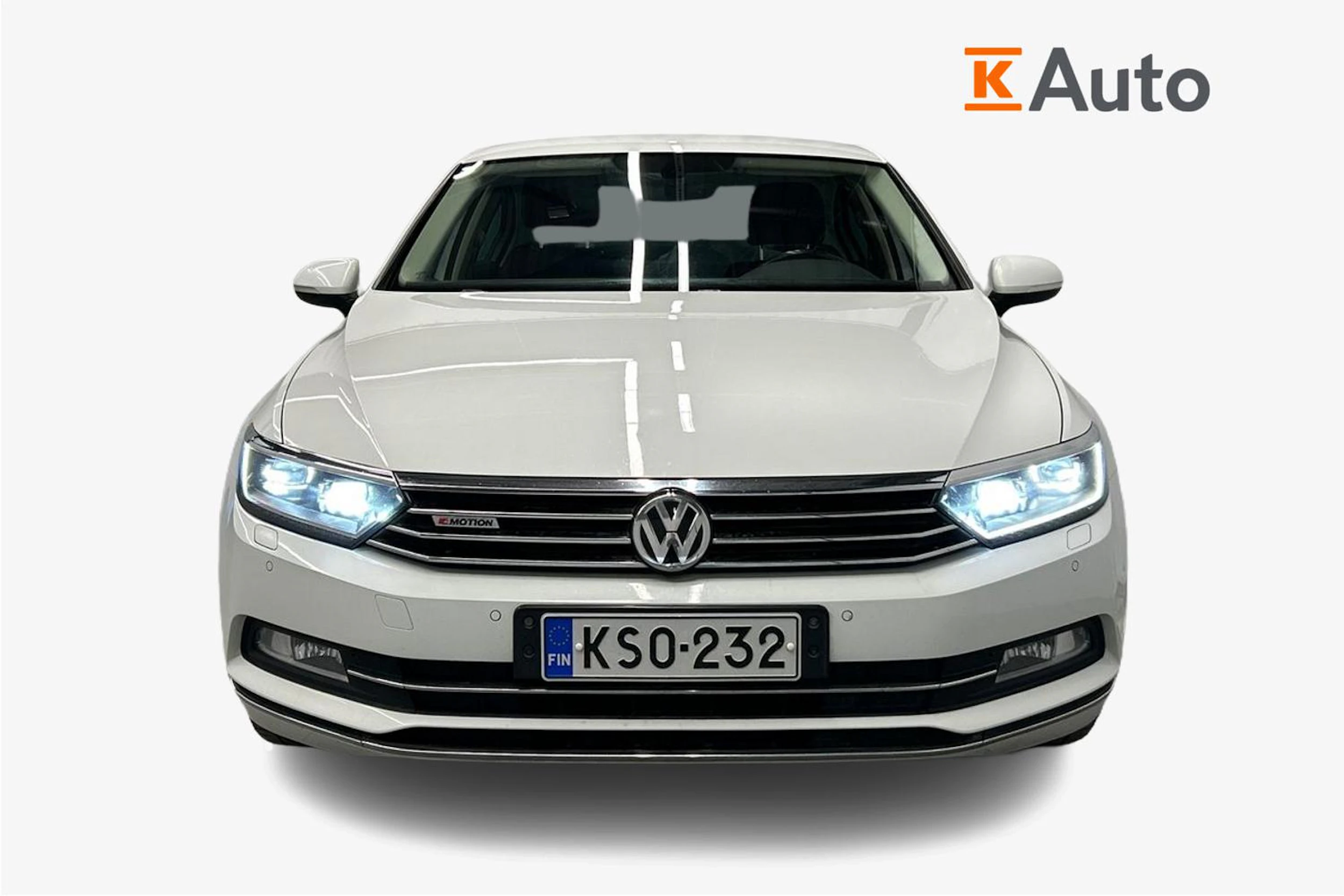 valkoinen Volkswagen Passat 2017 kuva 4.