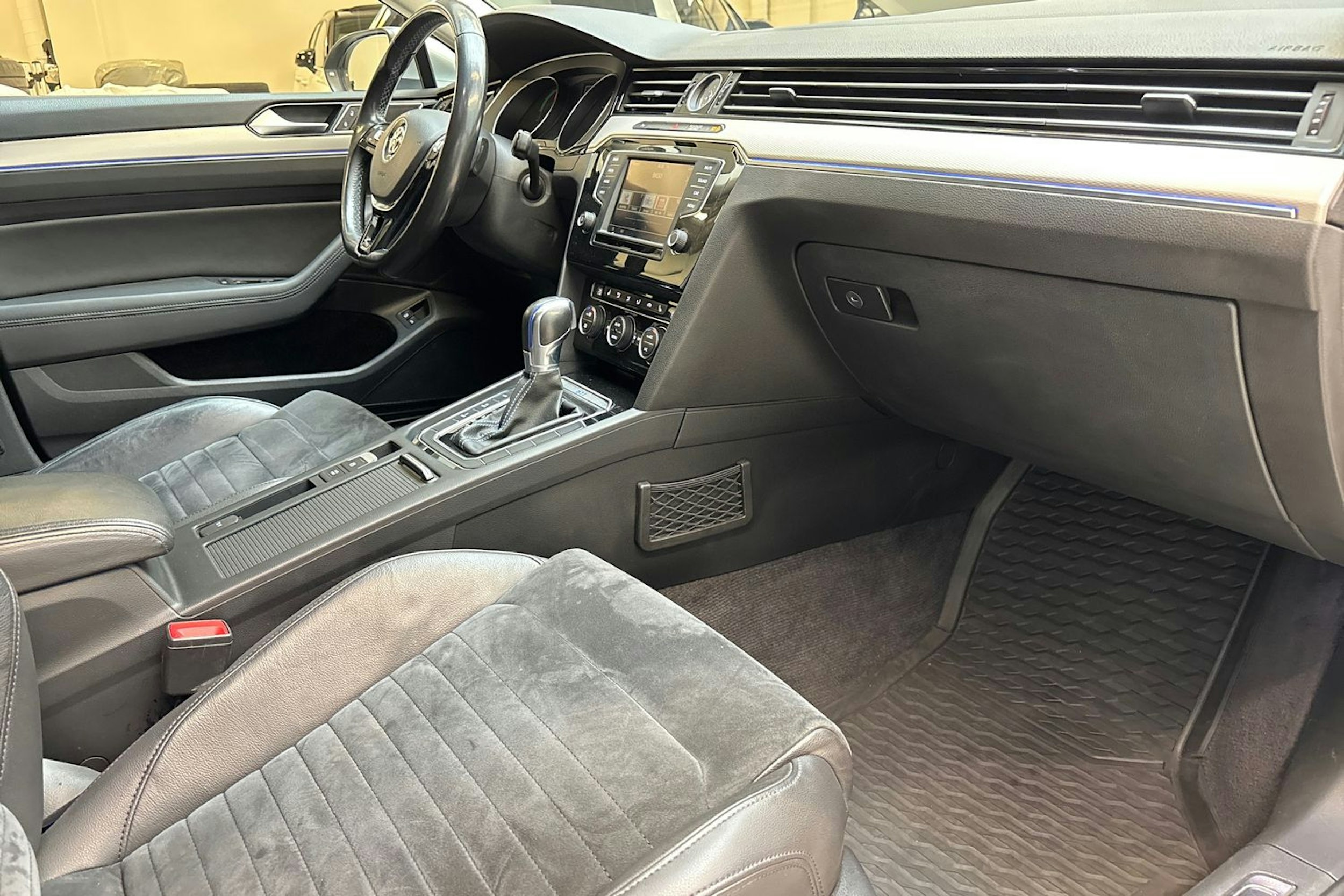 hopea Volkswagen Passat 2017 kuva 21.