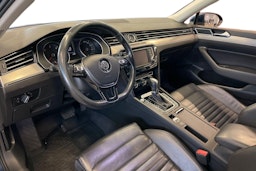 Sininen Volkswagen PASSAT 2017 kuva 7.