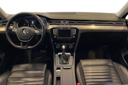 Sininen Volkswagen PASSAT 2017 kuva 9.