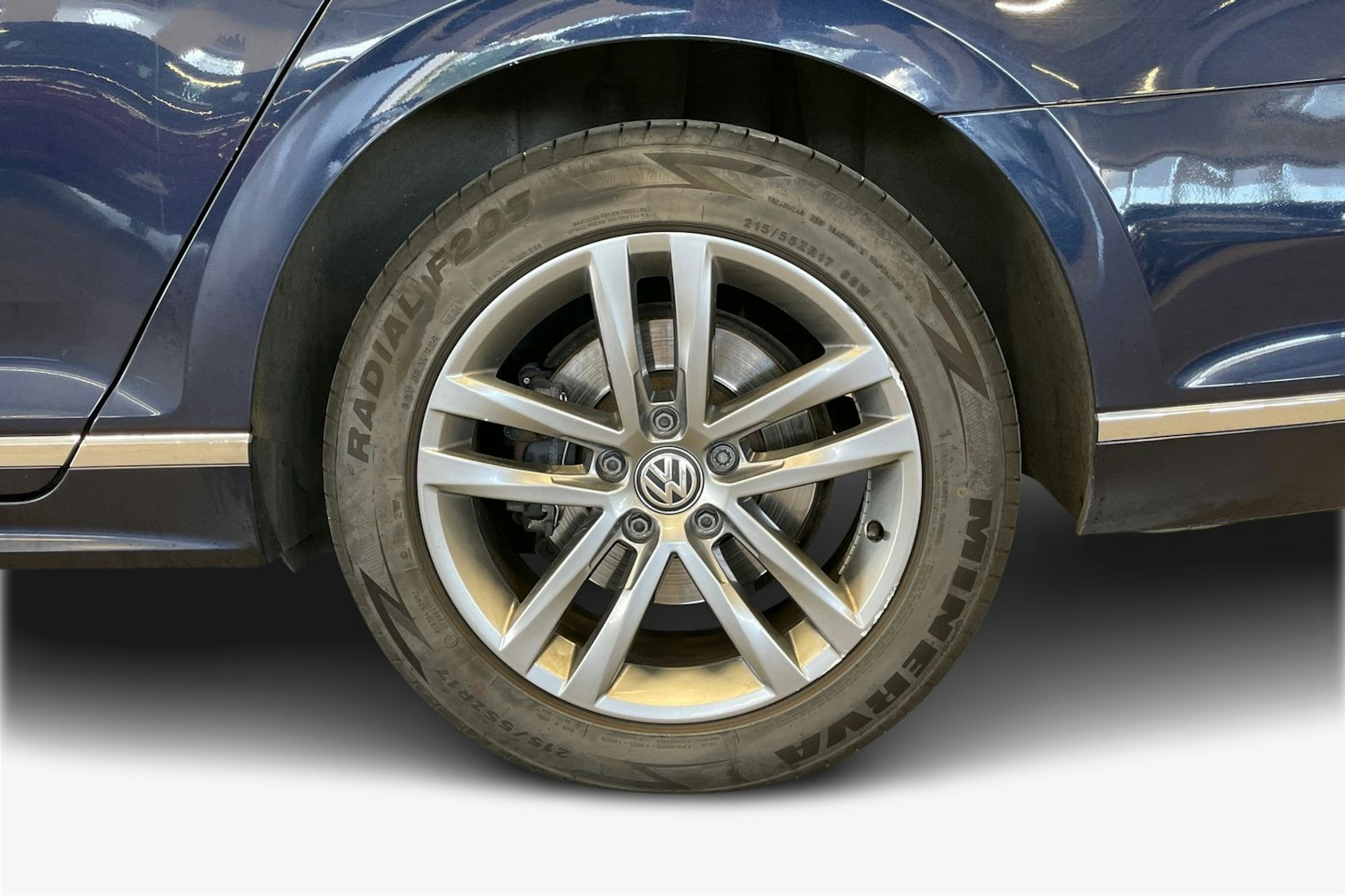 Sininen Volkswagen PASSAT 2017 kuva 11.