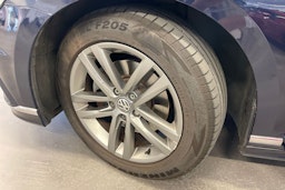 Sininen Volkswagen PASSAT 2017 kuva 13.