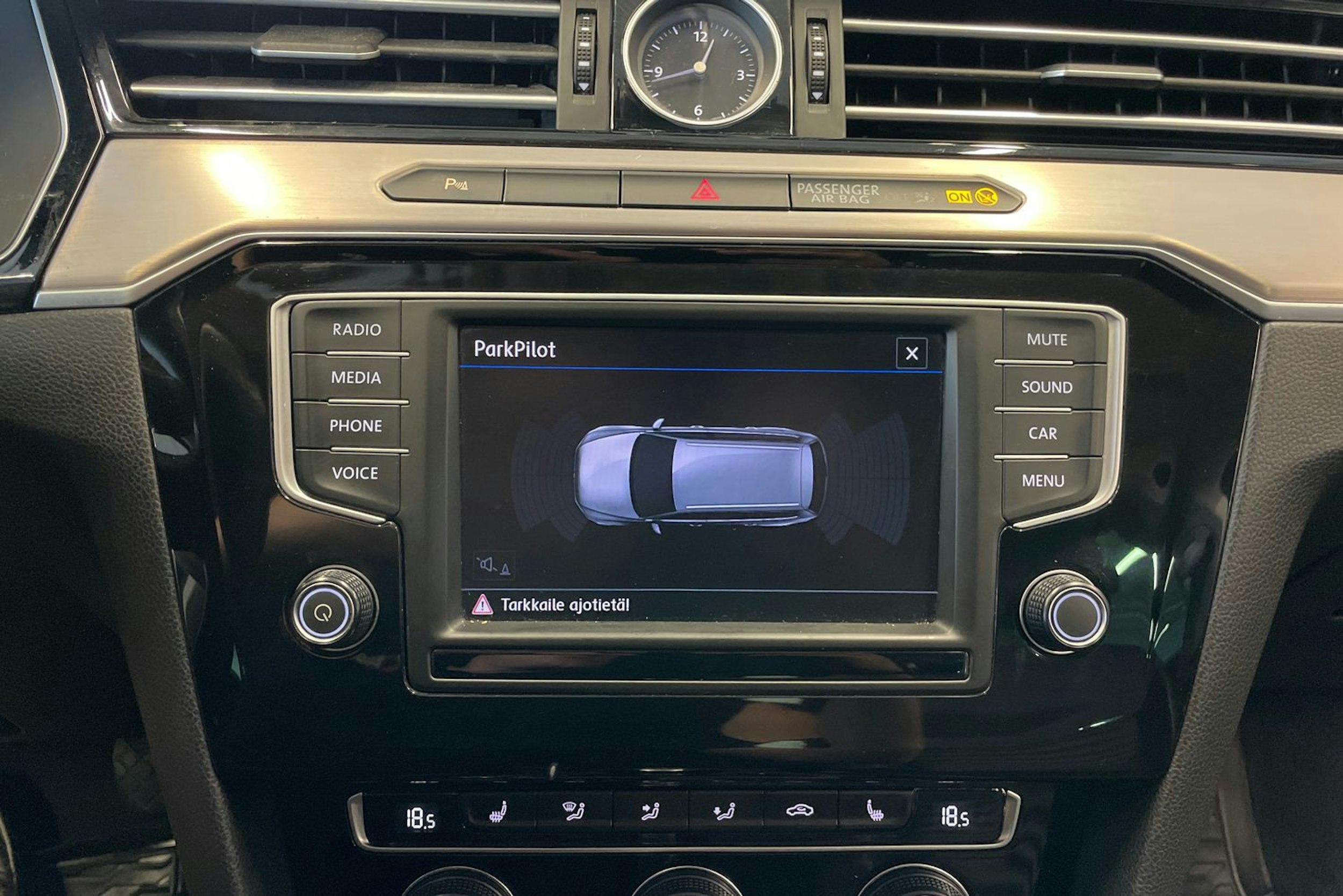 Sininen Volkswagen PASSAT 2017 kuva 18.