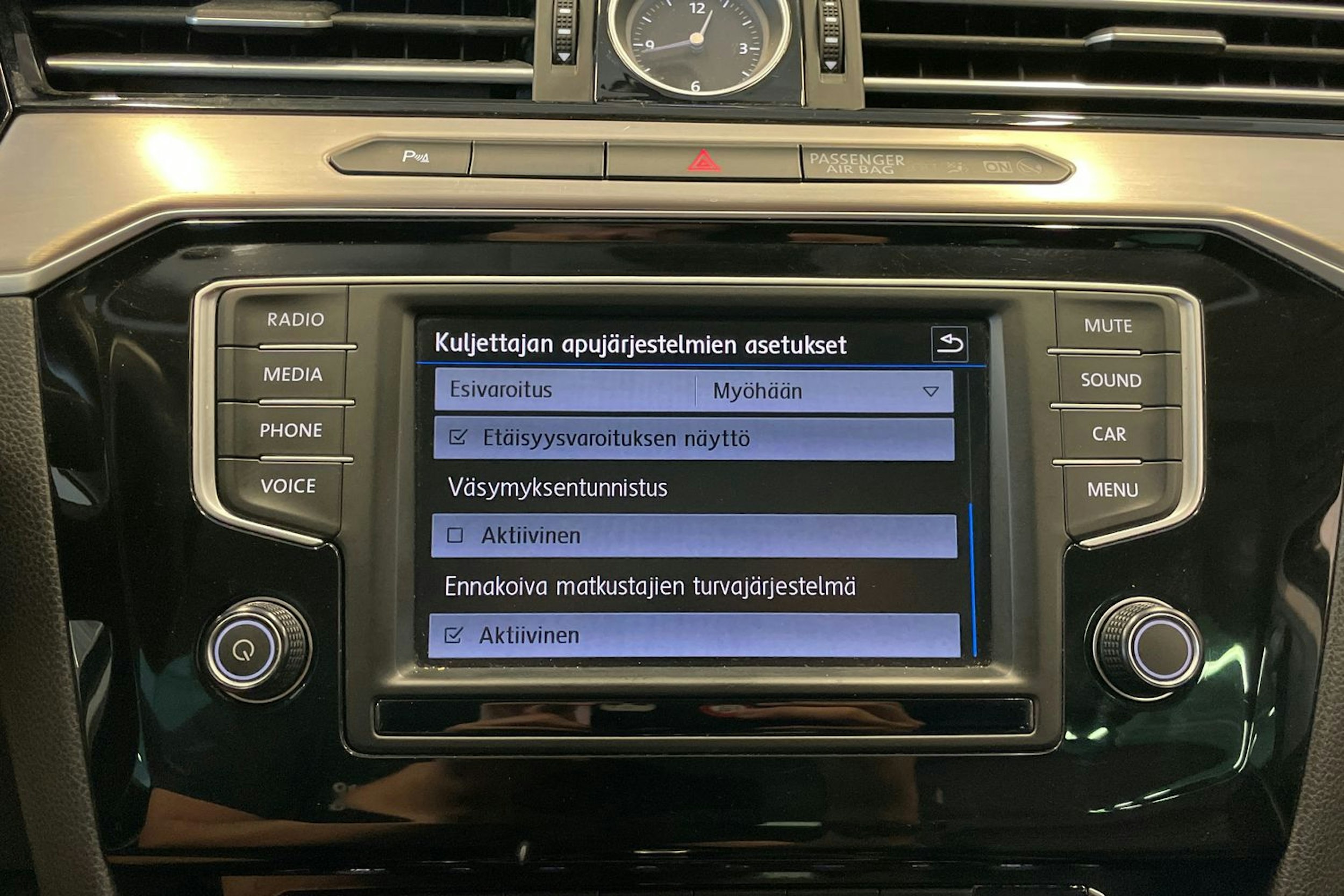 Sininen Volkswagen PASSAT 2017 kuva 20.